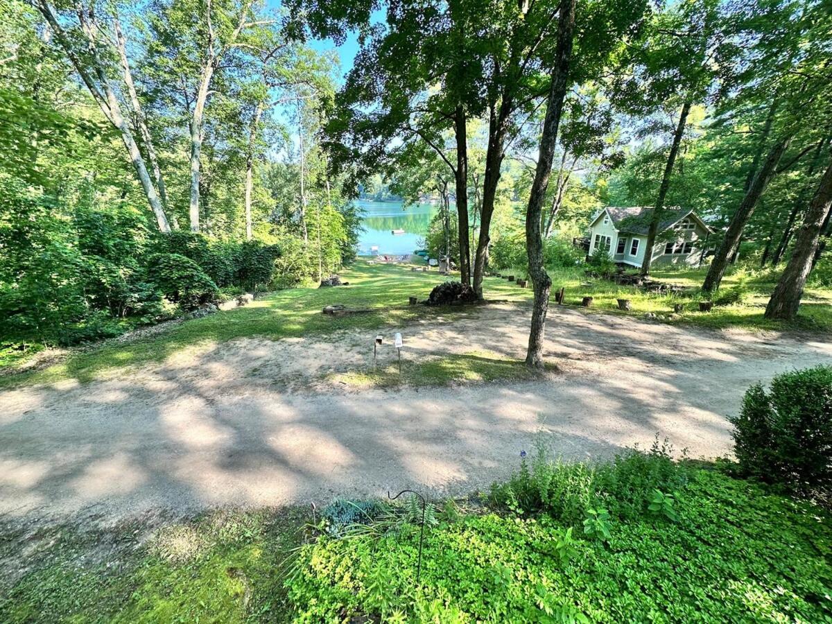 Emerald Cove Cottage-3 Bd, 2 Ba-Sleeps 10 Newaygo Exterior foto